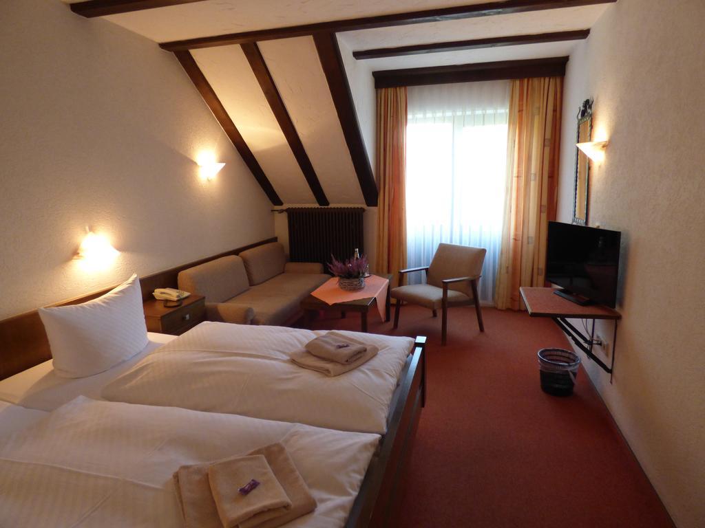 Pension Gasthof Zum Lamm Bischofsheim an der Rhoen Exterior photo
